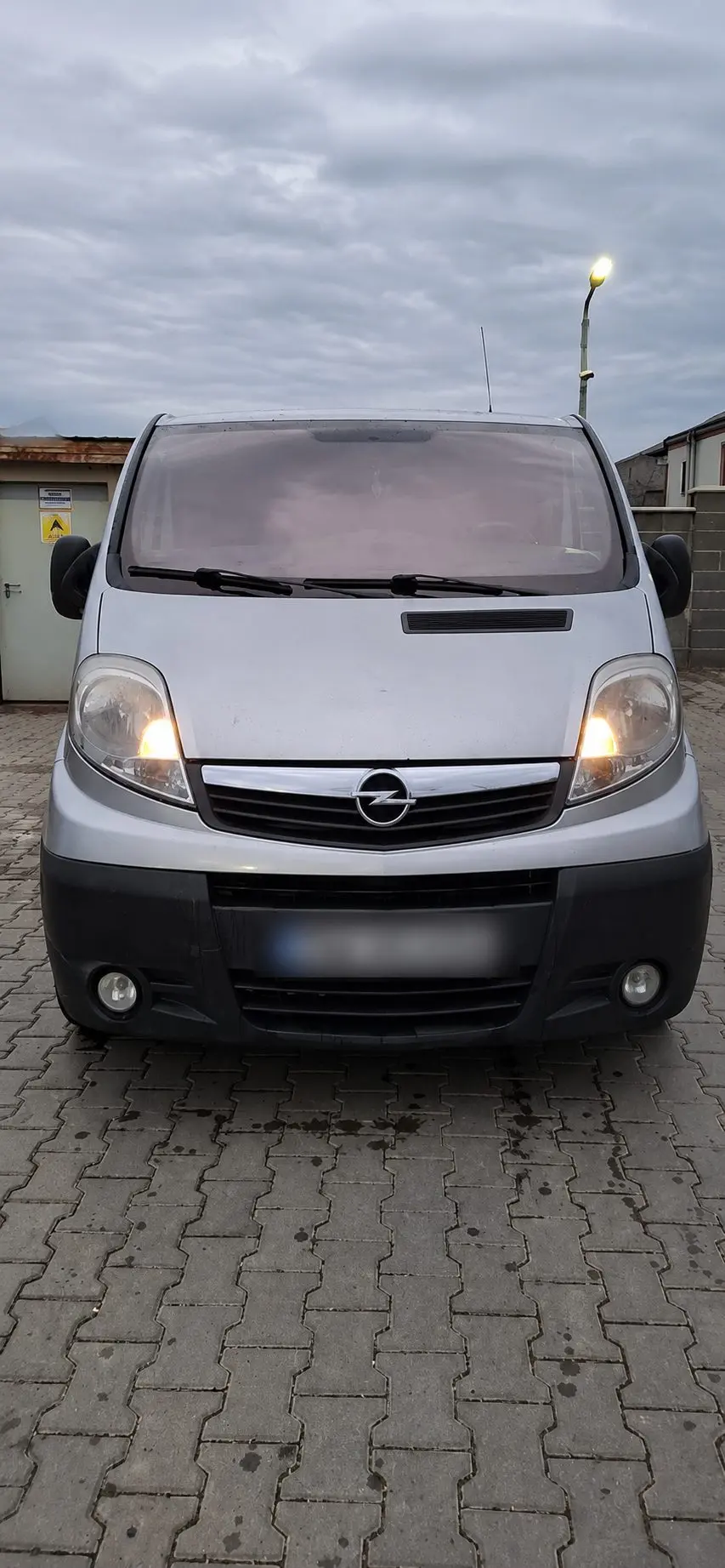Imagine pentru Opel Vivaro 2000 CDTI 114 CP 9 locuri